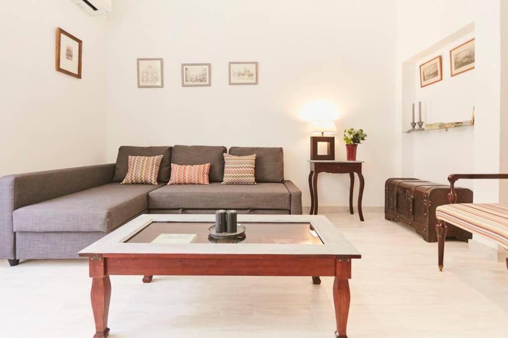 Apartamento Original y coqueto apartamento junto a la Plaza Mayor Madrid Exterior foto